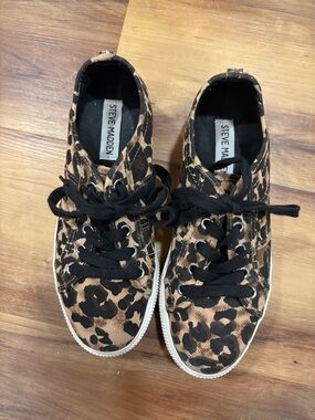 Steve Madden Leopard-Print Low Top Sneakers - Brown & Black